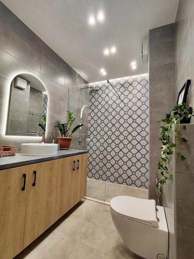 Апартаменты Modern Style 2Br-Apt - 10Min To Skanderbeg Square Тирана Экстерьер фото